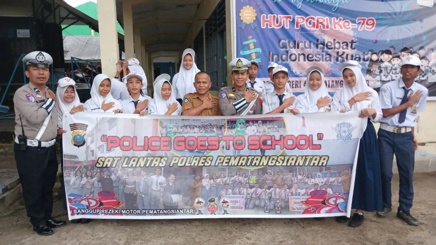 Polres Pematangsiantar Gelar Police Go To School di SMP Negeri 4 untuk Edukasi Tertib Berlalu Lintas