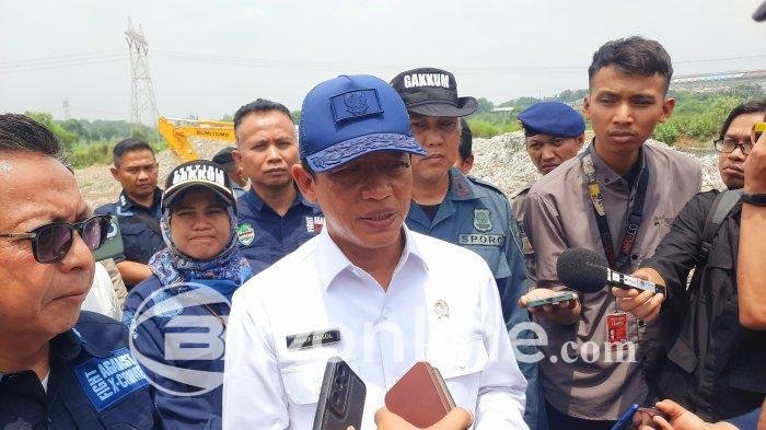 Menteri Hanif Faisol Tinjau TPA Klapanunggal Bogor, Tegaskan Penutupan Tempat Sampah Ilegal