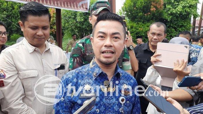 Mendagri Tito Karnavian Berhentikan Penjabat Wali Kota Pekanbaru Risnandar Mahiwa, Roni Rakhmat Dilantik Sebagai Pengganti