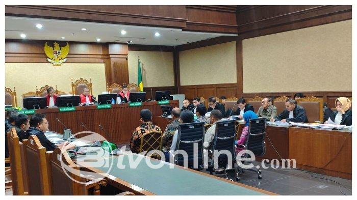 Hakim Tegur Saksi Kasus Korupsi Basarnas: “Laki-Laki Jangan Lembek Seperti Tempe”