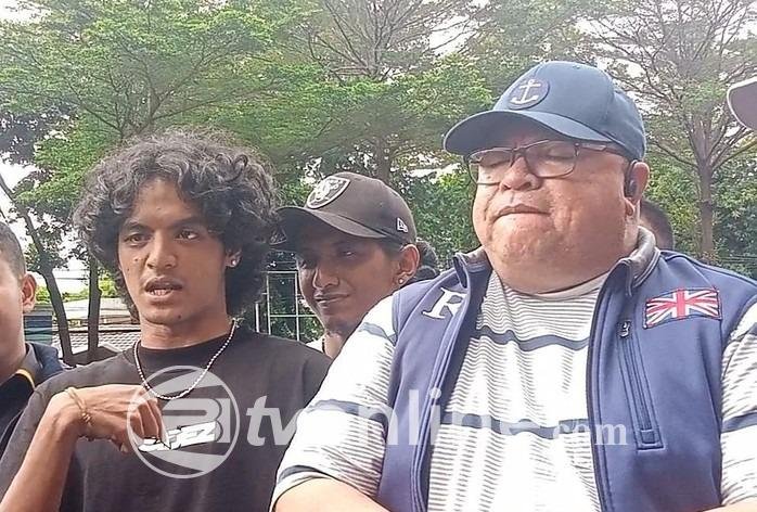 Razman Arif Nasution Dampingi Saksi Meringankan Vadel Badjideh di Polres Metro Jakarta Selatan