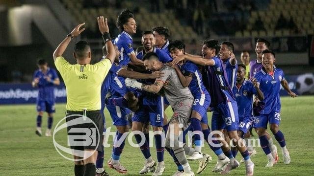 Arema FC Menang Telak 3-0 atas Persita, Pelatih Joel Cornelli Puji Penampilan Pemain Pengganti