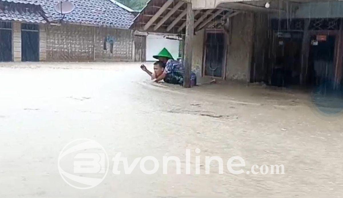 Banjir dan Longsor Terjang Cianjur, Puluhan Rumah Terendam dan Rusak!