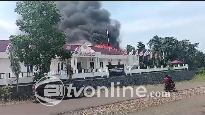 Kantor KPU Morowali Kebakaran, Diduga Akibat Korsleting Listrik, Kotak Suara Selamat