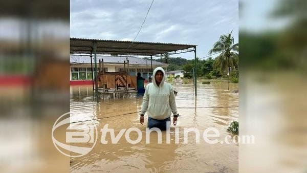 Pemungutan Suara Susulan di Asahan Dilaksanakan Meski Banjir Masih Menggenangi TPS