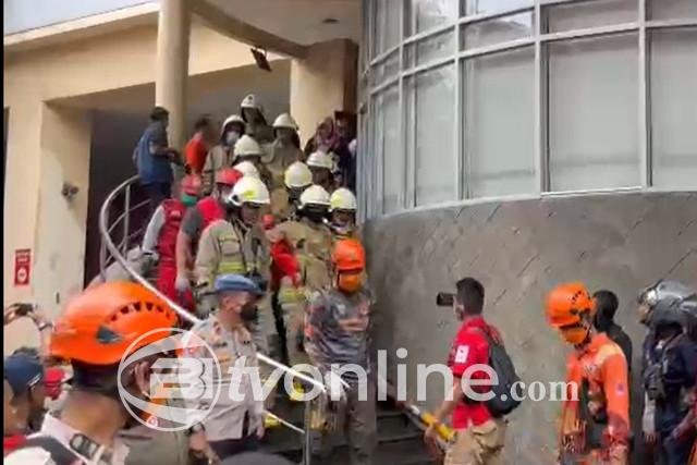 Damkar: Baru Satu Jenazah yang Ditemukan, di Dalam Banyak Reruntuhan