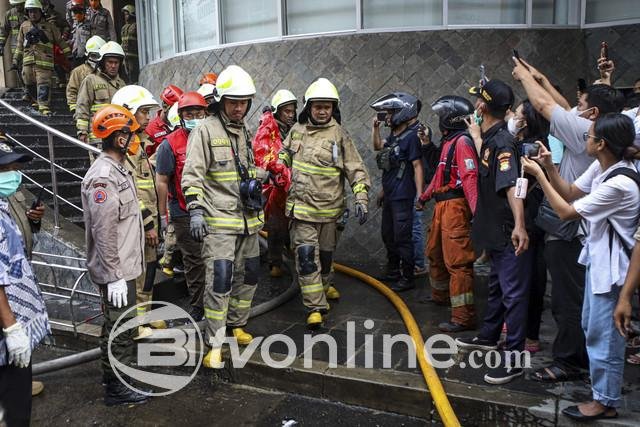 Damkar Ungkap 5 Korban Tewas dalam Kebakaran Glodok Plaza, Semua Jenazah Sudah Dievakuasi