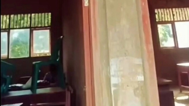 Viral Video Siswa SD Negeri 078481 Uluna’ai Hiligo’o Mengeluhkan Tidak Ada Guru yang Mengajar