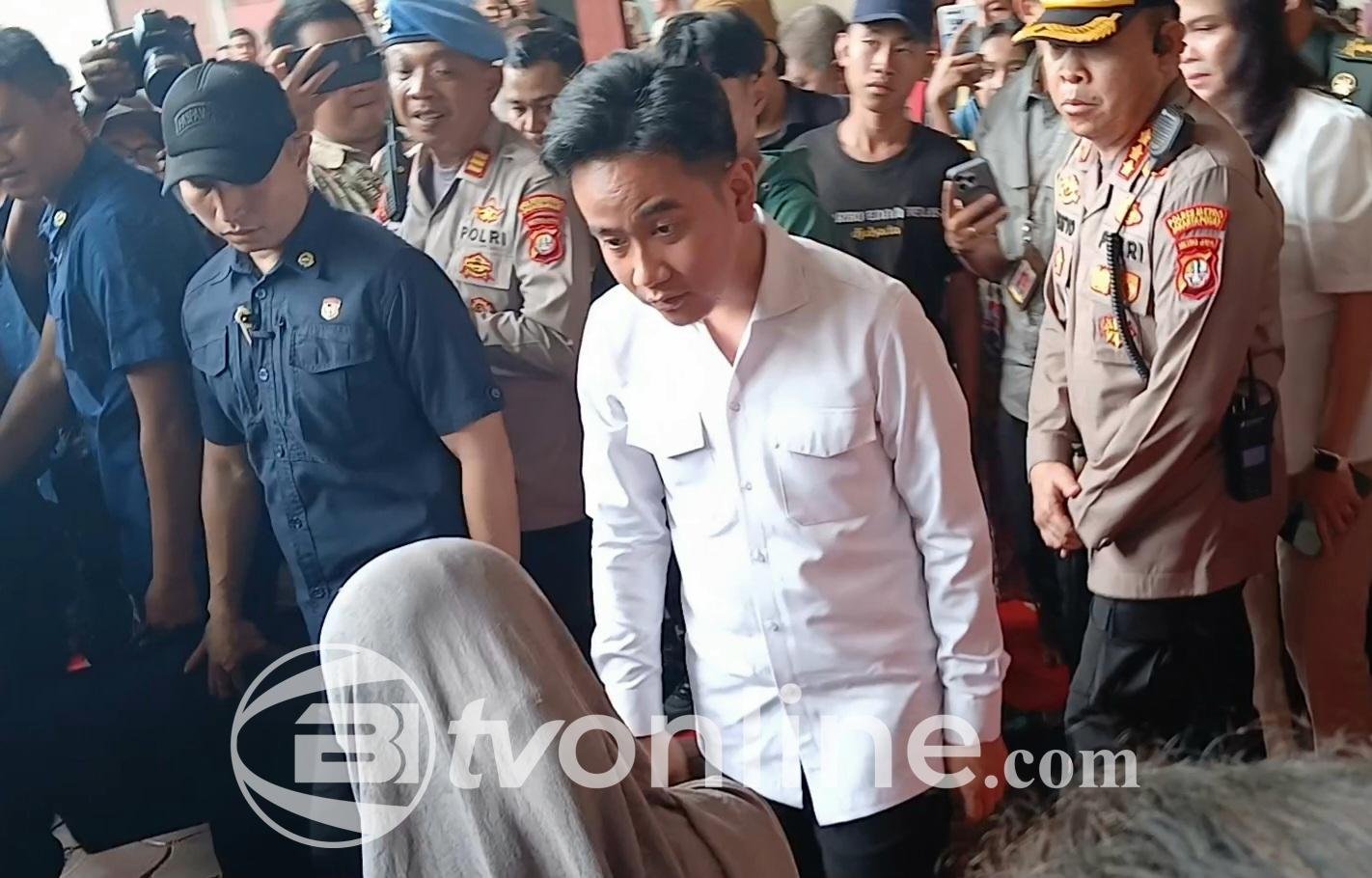 Gibran Rakabuming Raka Kunjungi Lokasi Kebakaran di Kemayoran