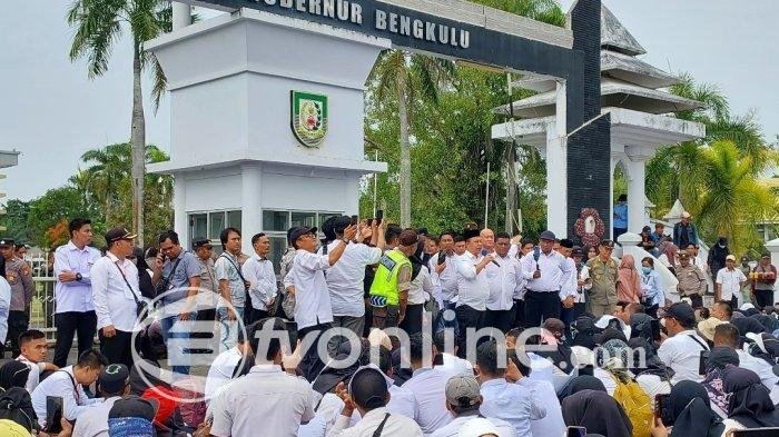 Ribuan Honorer Demo di Bengkulu, Tuntut Kejelasan Pengangkatan PPPK