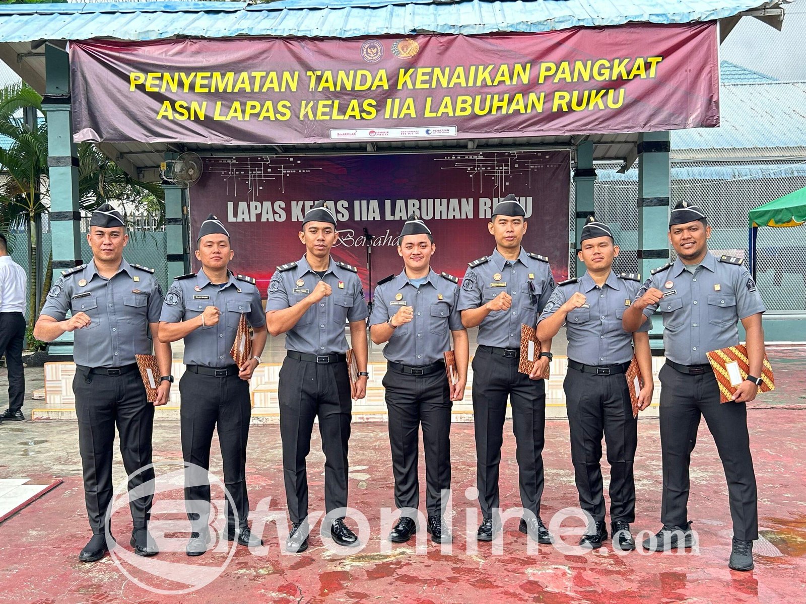 Lapas Labuhan Ruku Gelar Penyematan Tanda Kenaikan Pangkat Kepada 7 Pegawai