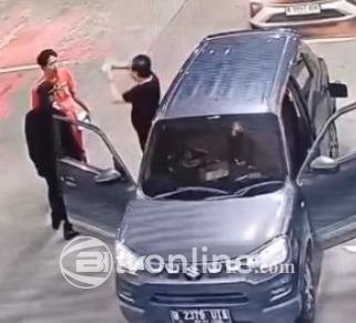 Viral Pengendara Mobil Menodongkan Pistol ke Petugas SPBU di Rest Area Tol Cibubur!