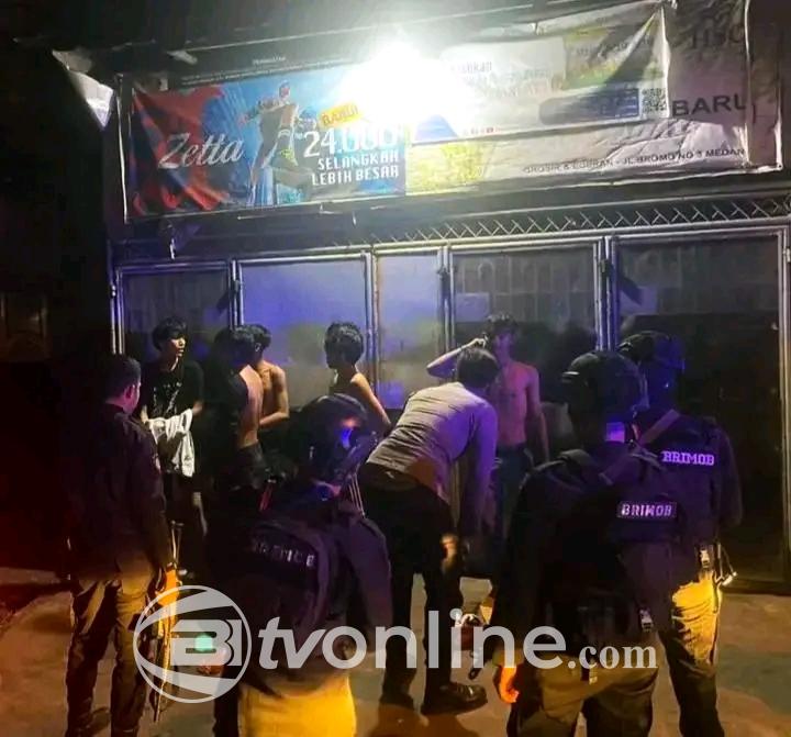 Personel Patroli Dilempari Kaca, Brimob Polda Sumut Dan Polrestabes Medan Cegah Tawuran