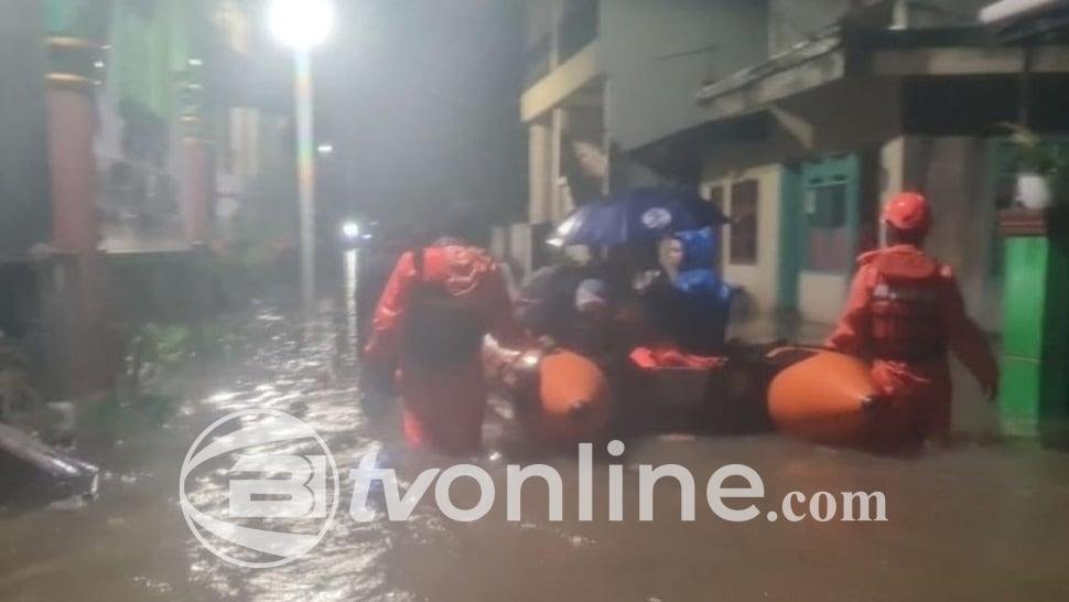 Banjir Jakarta: 35 RT dan Tiga Ruas Jalan Masih Tergenang, BPBD DKI Terus Koordinasi untuk Penanganan