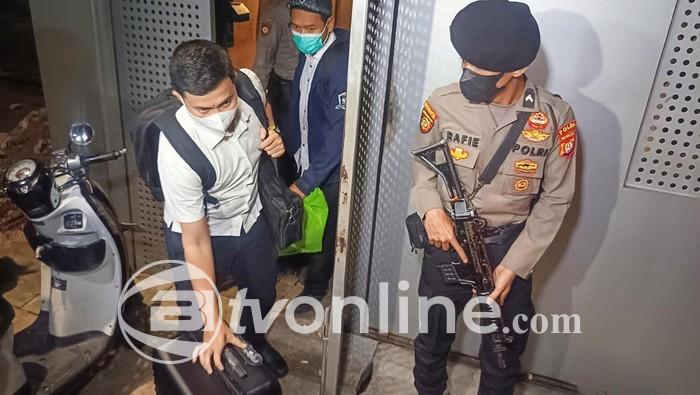 KPK Geledah Rumah Djan Faridz Terkait Kasus Harun Masiku, Penyidik Bawa Barang Bukti