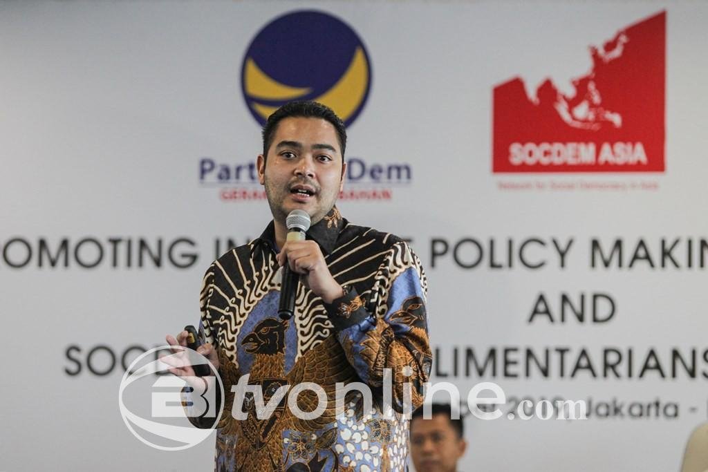 Prananda Surya Paloh Salurkan Beasiswa PIP untuk 693 Siswa di Medan