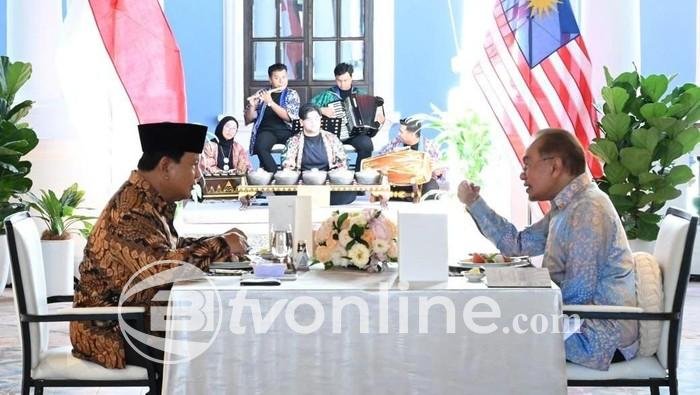 Prabowo Subianto Bertemu Perdana Menteri Malaysia Anwar Ibrahim di Kuala Lumpur