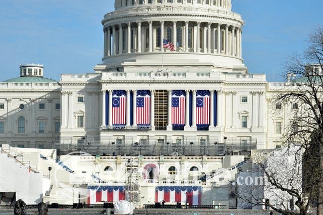 Trump Pindahkan Lokasi Pelantikan ke Dalam Ruangan Karena Cuaca Dingin