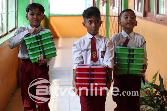 Program Makan Bergizi Gratis di Kendari Masih Gunakan Dana Pribadi Prabowo, Akan Beralih ke APBN Setelah Uji Coba Selesai