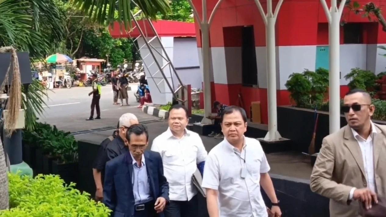 KPK Panggil Eks Dirjen Imigrasi Ronnie Sompie Terkait Kasus Suap PAW DPR RI