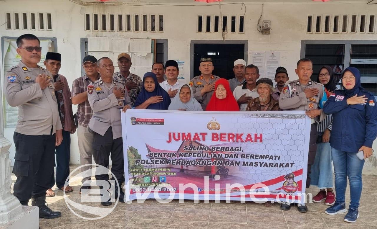 Polsek Perdagangan Gelar Kegiatan Jumat Barokah, Berikan Bantuan Sembako kepada Warga Kurang Mampu