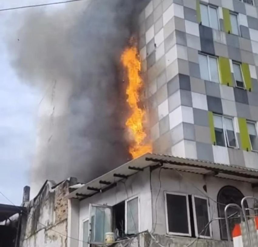 Hotel 101 Urban Terbakar di Glodok, 100 Personel Gulkarmat Dikerahkan