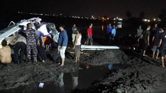 Dua Awak Cessna 172s yang Jatuh di Banyuwangi Berhasil Dievakuasi