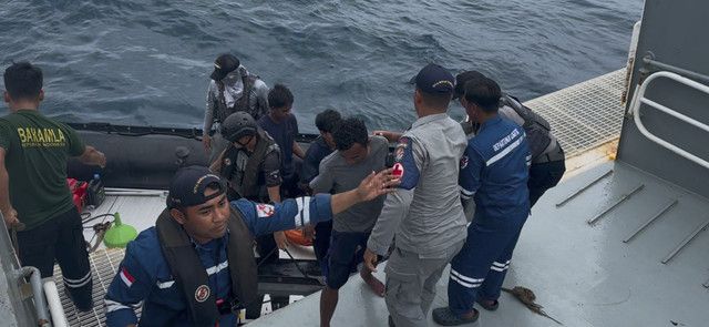 Kapal Tunda Mega 09 Tenggelam di Perairan Karang Gosal