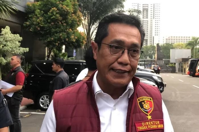 Polisi Tetapkan Kepala Desa Kohod dan Tiga Tersangka Lainnya dalam Kasus Pemalsuan Surat Izin Lahan Pagar Laut Tangerang