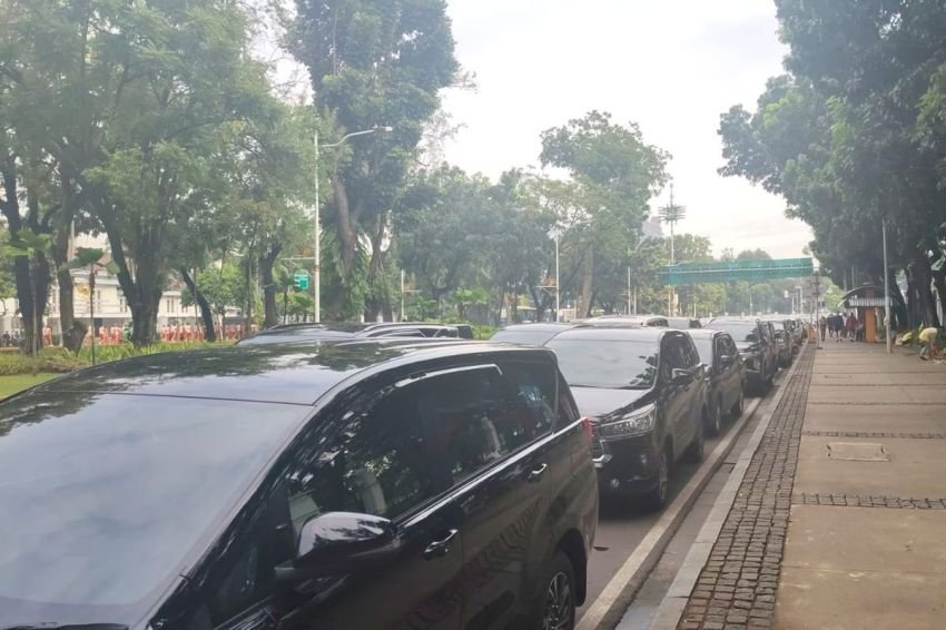 Panitia Pengarahan Kepala Daerah Ancam Derek Mobil yang Parkir Sembarangan di Sekitar Monas