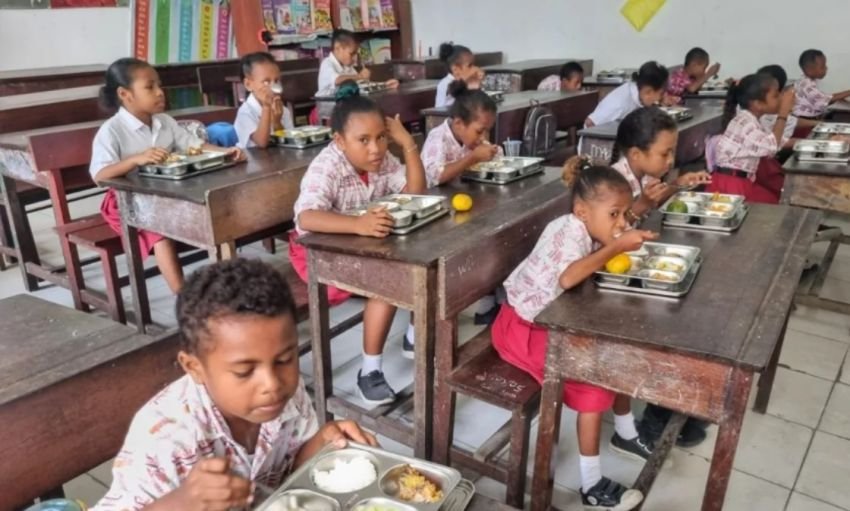 Program Makanan Bergizi Gratis (MBG) Berikan Dampak Positif Bagi Pelajar OAP di Manokwari