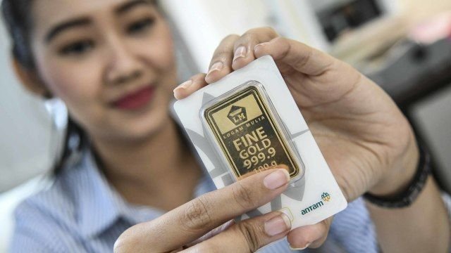 Harga Emas Antam Anjlok pada 15 Februari 2025