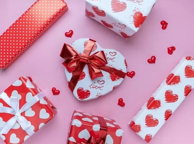 9 Ide Hadiah Valentine yang Romantis untuk Pasangan di 14 Februari