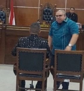 Sidang Razman Arif Nasution dan Hotman Paris Ricuh!