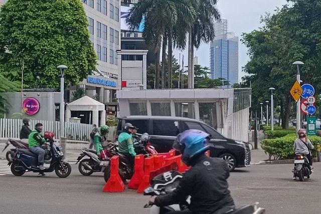 Ojol Demo Minta THR di Kemnaker, Tapi Sejumlah Driver Masih Aktif Operasikan Layanan di Stasiun