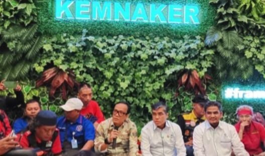 Demo Ojol Tuntut THR, Berujung Lesehan Hangat Bareng Menteri