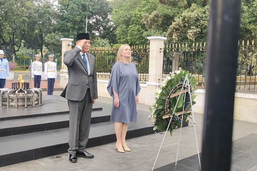 Menteri Pertahanan RI Sjafrie Sjamsoeddin Sambut Kunjungan Menhan Republik Ceko Jana Cernochov&aacute;