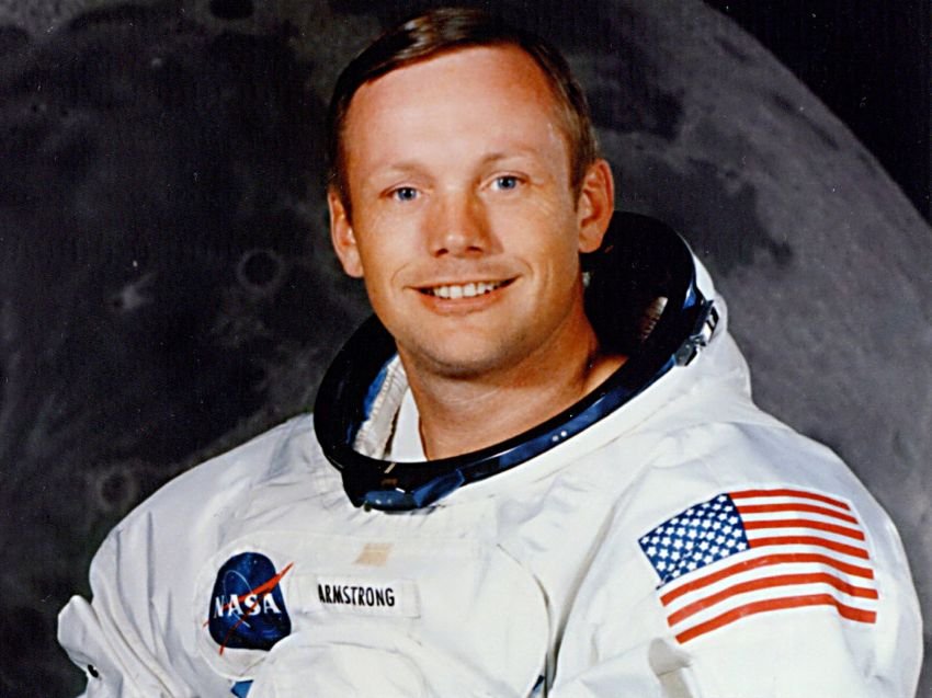Neil Armstrong: Astronot Pertama yang Menginjakkan Kaki di Bulan