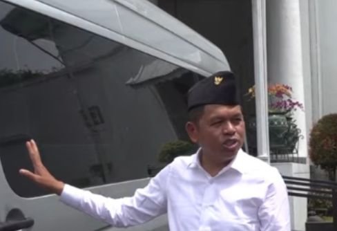 Gubernur Jawa Barat Dedi Mulyadi Ubah Mobil Dinas Mercedes Benz Jadi Rumah Sakit Berjalan