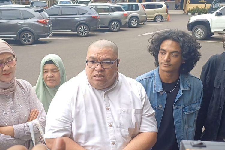 Razman dan Vadel Badjideh Datangi Polres Jakarta Selatan