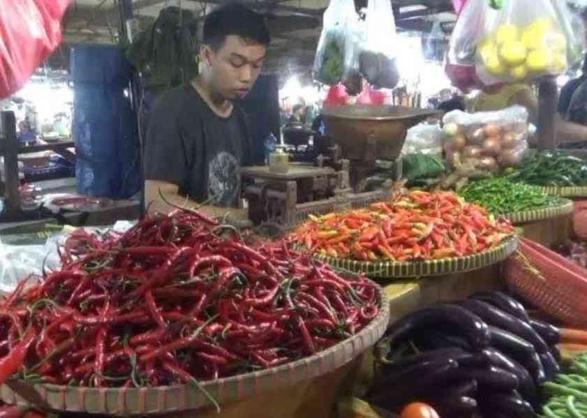 Pedas di Dompet! Harga Cabai Rawit Merah di Jakarta Tembus Rp 120.000 Per Kg!
