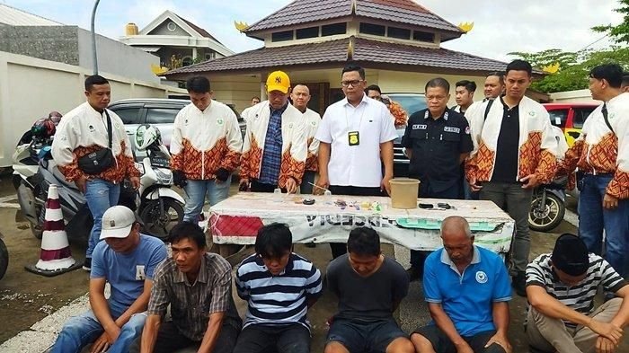 Enam Tersangka Narkoba Ditangkap dalam Operasi Penggerebekan di Jalan Aiptu A Wahab Palembang
