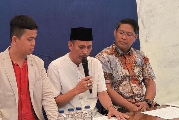 Kepala Desa Kohod, Arsin Bin Asip, Muncul di Publik dan Klarifikasi Kasus Pagar Laut Tangerang