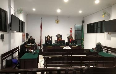 Mantan Sekda Kabupaten Seram Bagian Timur Djafar Kwairumaratu Dituntut Tiga Tahun Penjara dalam Kasus Korupsi Rp 28,8 Miliar