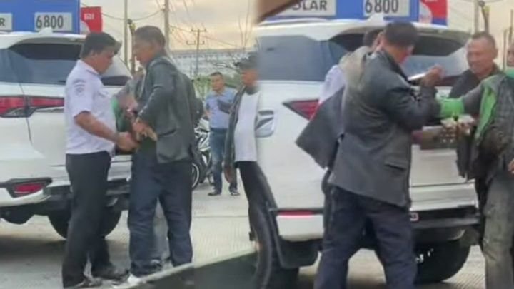 Kronologi Kernet Bus Damri Ditusuk Sopir Pajero Usai Tegur Serobot Antrean di SPBU Bandar Lampung