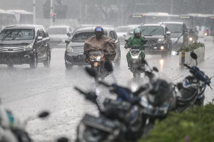 BMKG Perkirakan Hujan Ringan hingga Petir Guyur Sebagian Wilayah Indonesia Hari Ini