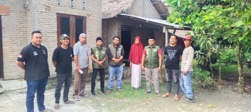 Hari Ini, KSJ Edisi 293 dan Tim Loyalis Bang Ijeck Berbagi Takjil di Desa Perupuk