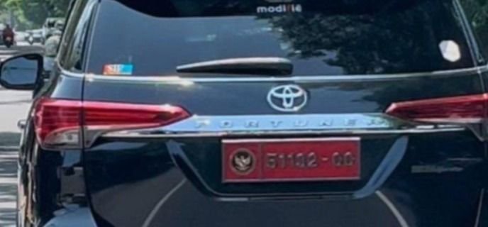 Sopir Mobil Dinas Kemenhan Serempet Ibu Hamil Setelah Ditegur Buang Puntung Rokok Sembarangan