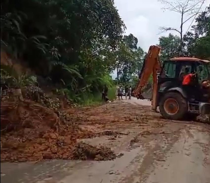Tanggap Darurat, Jalan Nasional Pakpak Bharat-NAD Kembali Terbuka Pasca Longsor