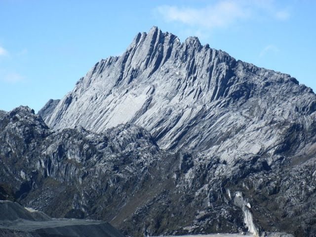 Cartensz Pyramid, Titik Tertinggi Indonesia dan Salah Satu Seven Summit Dunia, Menyimpan Keunikan dan Tantangan
